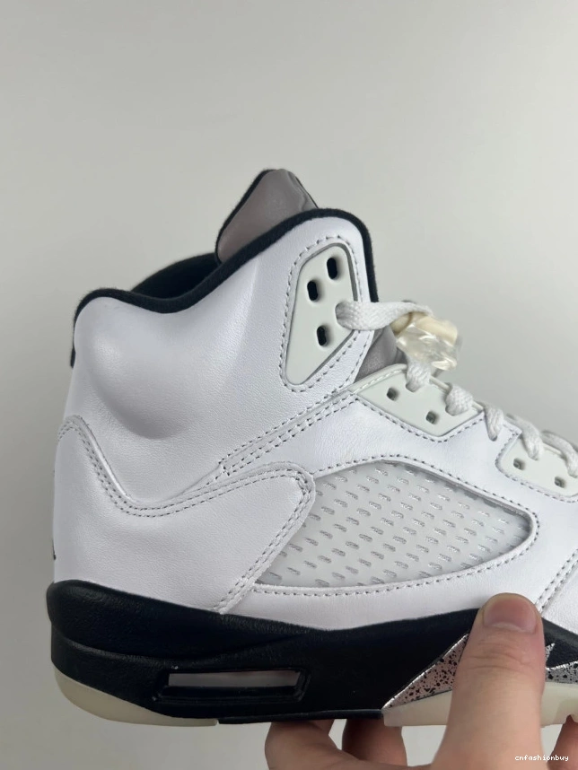 JORDAN DD0587-110 5 BLACK' 'WHITE AIR RETRO 1121